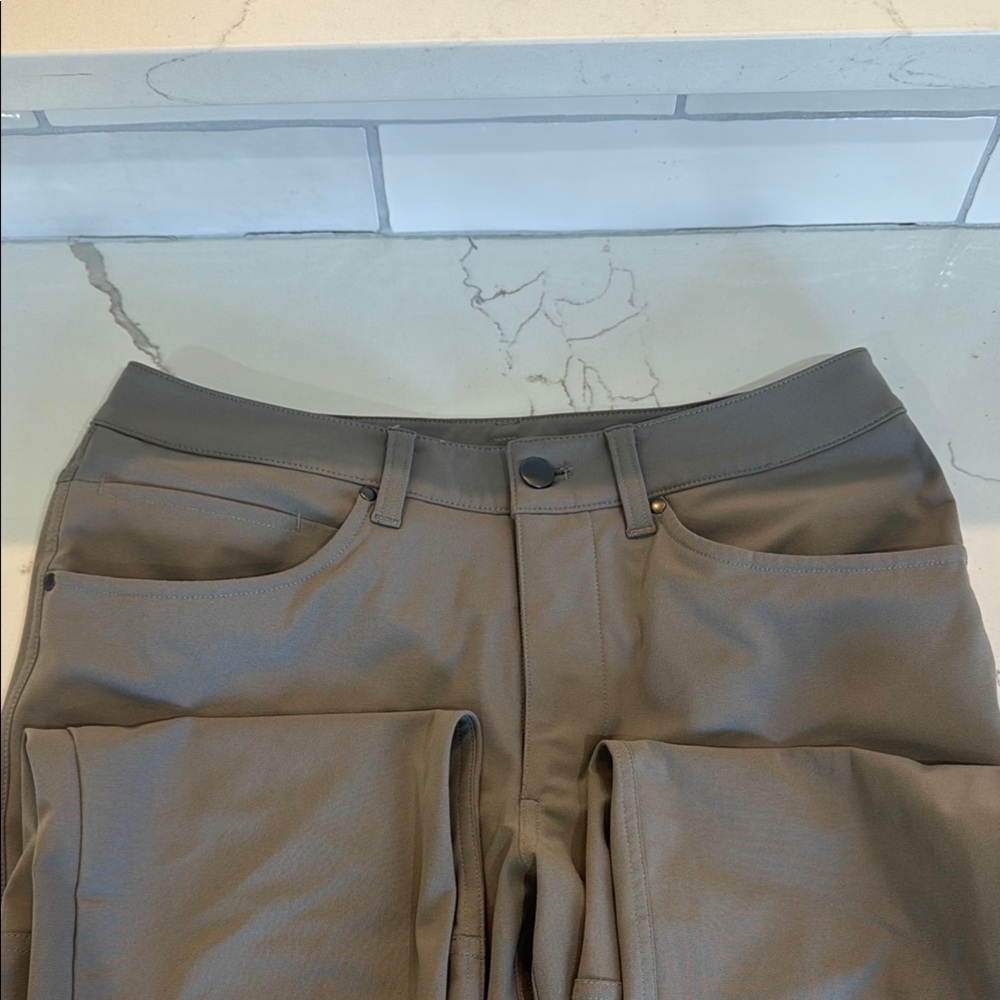 NWOT lululemon ABC 5 pocket